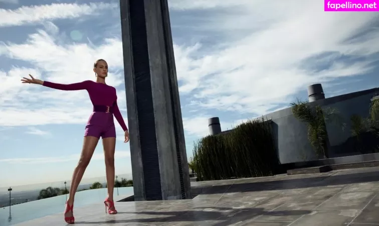 Nora Arnezeder OnlyFans Thumbnail #tML0ErAVRA