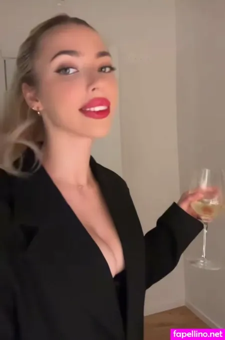 Nora Hedman OnlyFans Thumbnail #hxmxTxXd9A