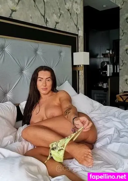 Norways Elektra Neon OnlyFans Thumbnail #RXlBkg74ba
