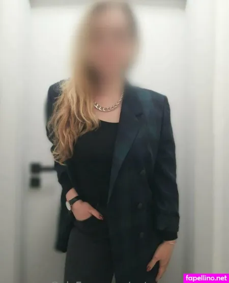 Not So Good Wife OnlyFans Thumbnail #4hTEdoMUqb