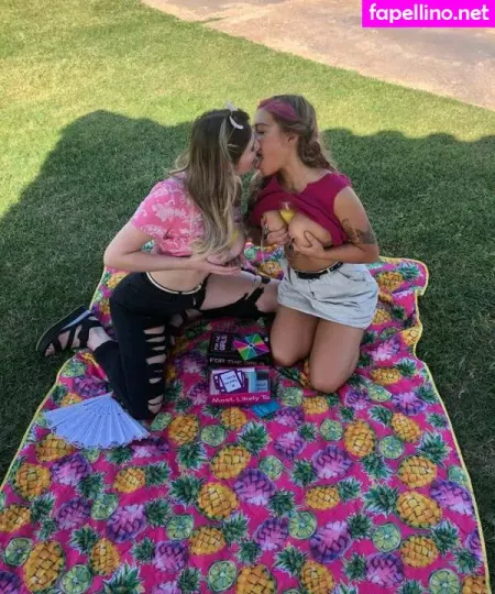 Notsosombersarah OnlyFans Thumbnail #KeZhBmNmgi