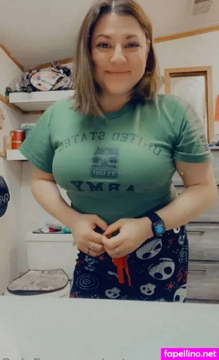 Notyourqueen86 OnlyFans Thumbnail #t1q1AiWIbR