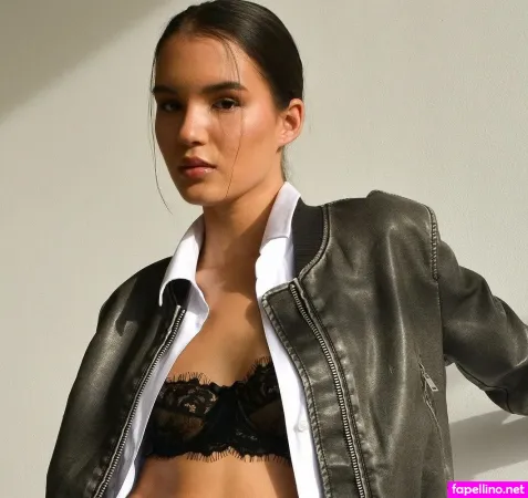 Noya Elia OnlyFans Thumbnail #S8dwvAzRyS