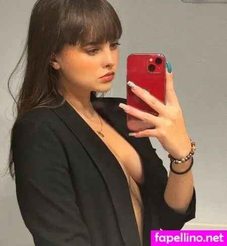 Nude De Laure OnlyFans Thumbnail #FEHyWJPOP7
