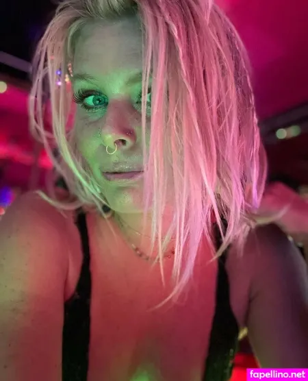 Nudeblondeyogagirl OnlyFans Thumbnail #NzB3OqcXBb