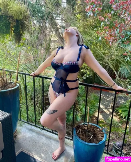 Nutonmybangs 2 OnlyFans Thumbnail #s2kfjbAG9S