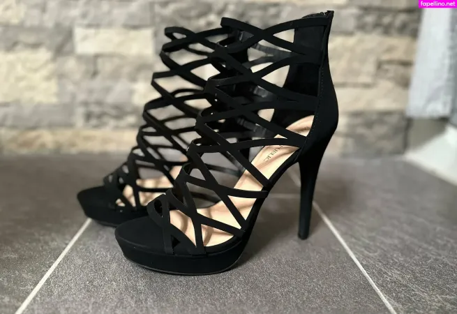 Nylon Executive OnlyFans Thumbnail #bDIG8OfS0M