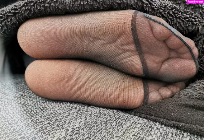 Nylonfeetladyswitzerland OnlyFans Thumbnail #mCCE8zxrxw