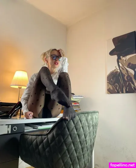 Nylons Czech Lady OnlyFans Thumbnail #ADVkhjpCOK