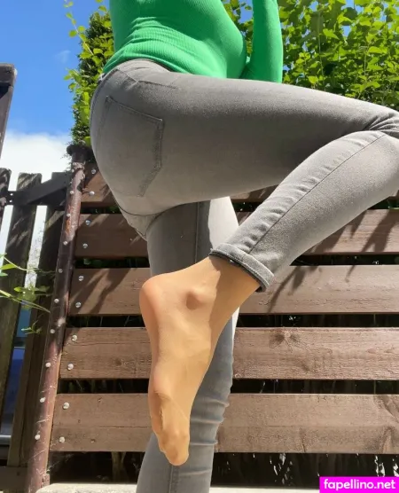 Nylons Czech Lady OnlyFans Thumbnail #dUhtM8I9BA