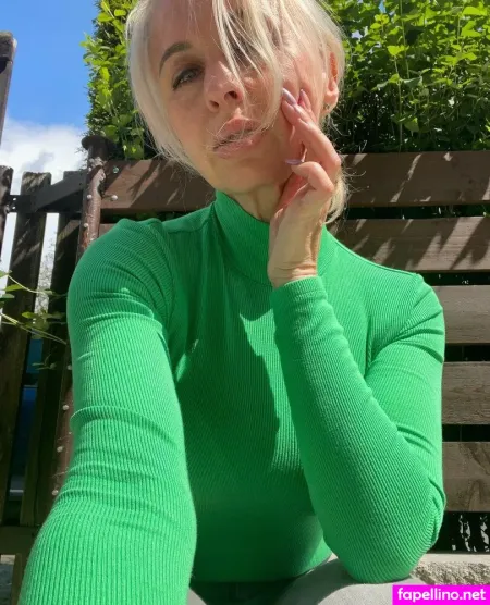 Nylons Czech Lady OnlyFans Thumbnail #mNr3tj2rxT