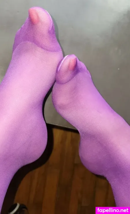 Nylonsandsocks OnlyFans Thumbnail #3QUtAWf3Wg