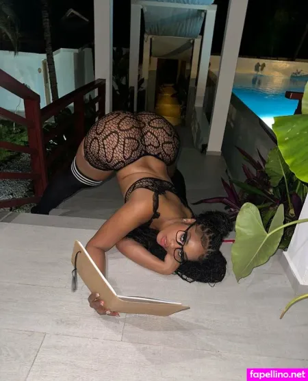 Nynyirene1 2 OnlyFans Thumbnail #tuslT2cir2