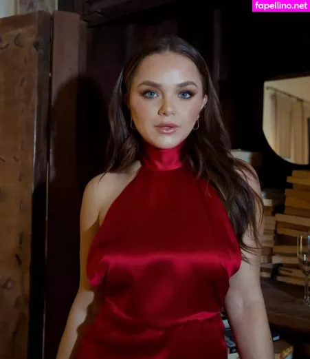 Oana Gregory OnlyFans Thumbnail #A8XFVWQFlt