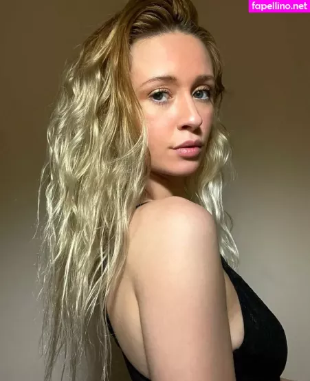 Obey Genevieve OnlyFans Thumbnail #fx34ZeZnd8