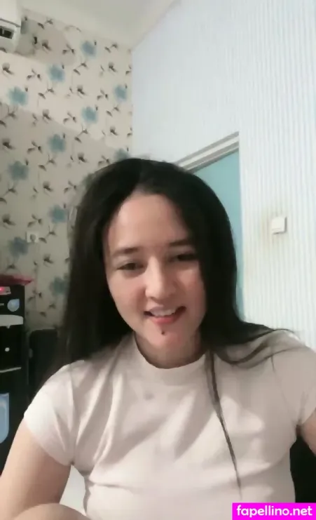 Ochi Berlian OnlyFans Thumbnail #xzWrFuSxdw