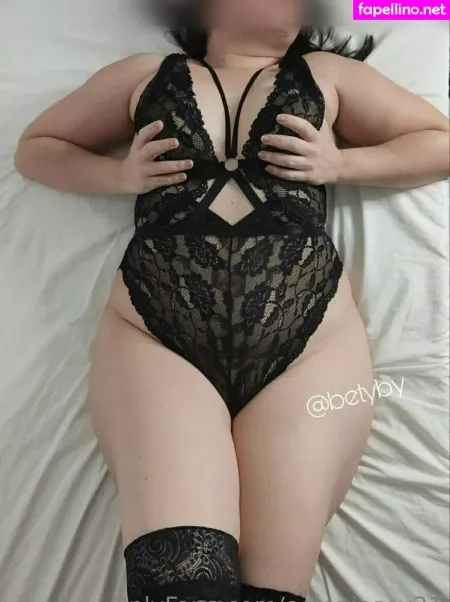 Octaviasex21 OnlyFans Thumbnail #1R1zKR4tFn