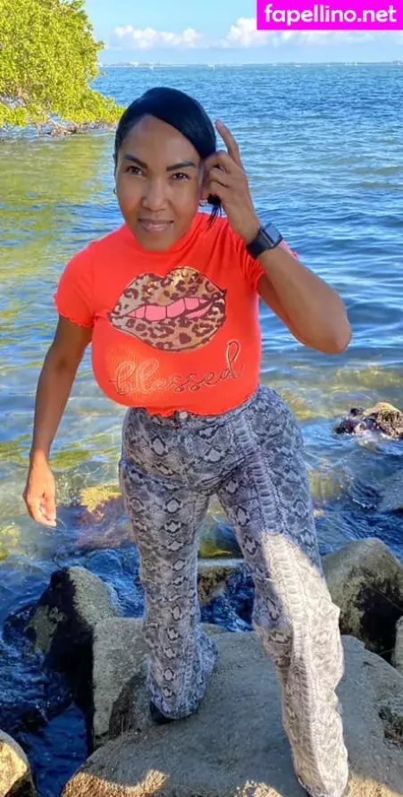 Odalys Borrero OnlyFans Thumbnail #QiwrLV3pic