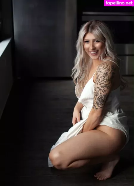 Officialashlauren OnlyFans Thumbnail #DCbfhYixza