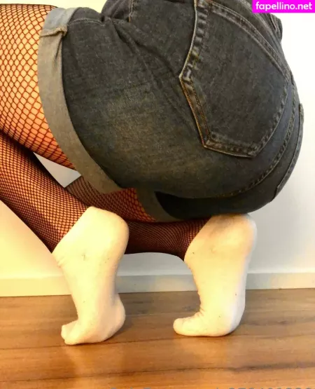 Officialfeetforfun OnlyFans Thumbnail #AIVnOastSu