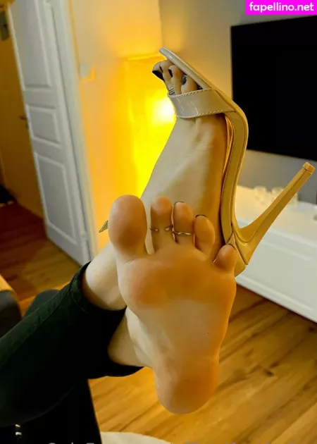 Officialfeetforfun OnlyFans Thumbnail #M6jvhl2l8F