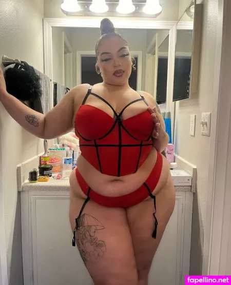 Officialhhoneybee 1 OnlyFans Thumbnail #3wxxgi38J6