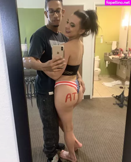 Officialmariajade OnlyFans Thumbnail #SAFH9gSOlw