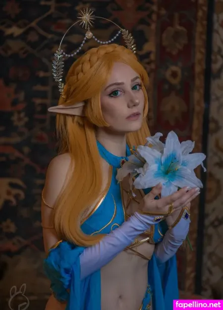 Ofudgebuni OnlyFans Thumbnail #9geaYqmUf7