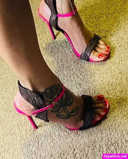 Ohhhmyfeetz OnlyFans Thumbnail #2icGTMX21K