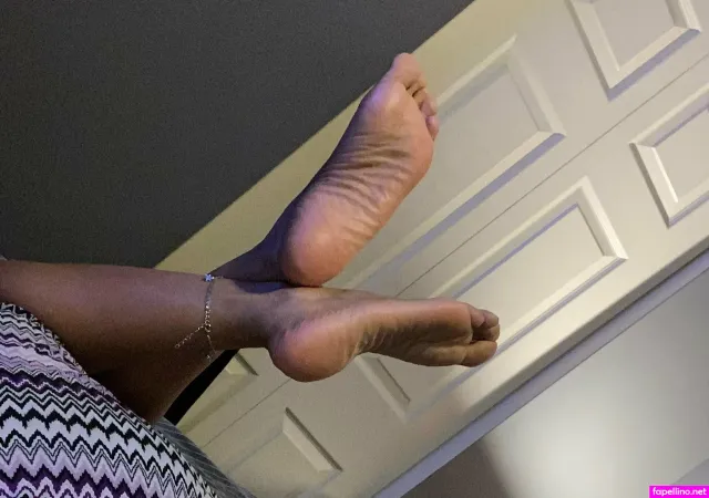 Ohhhmyfeetz OnlyFans Thumbnail #5hysnTRC49