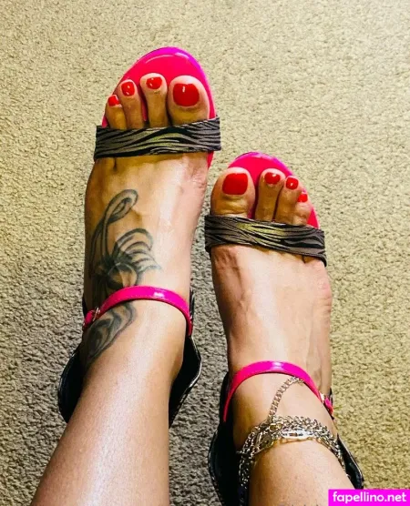 Ohhhmyfeetz OnlyFans Thumbnail #q4nZqsR1W4