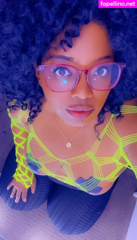 Ohlivvynoir OnlyFans Thumbnail #CFVjjIx2HA