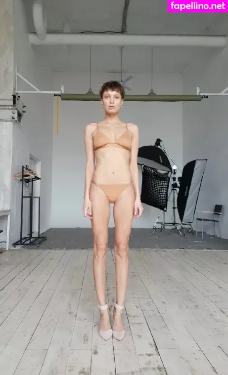 Oksana Chucha OnlyFans Thumbnail #B6Ad8pPDEV