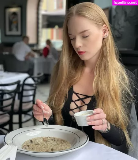 Oksana Neveselaya OnlyFans Thumbnail #aR8vNVjToM