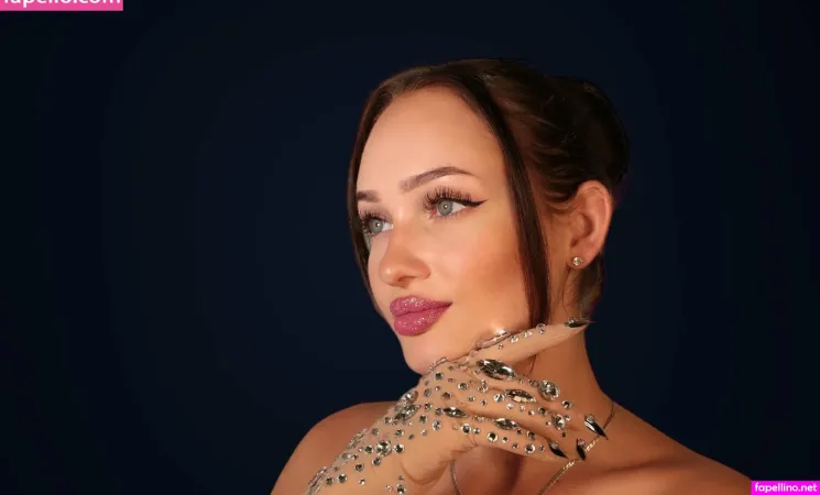 Oksana Rovna OnlyFans Thumbnail #sLtIFMa90W