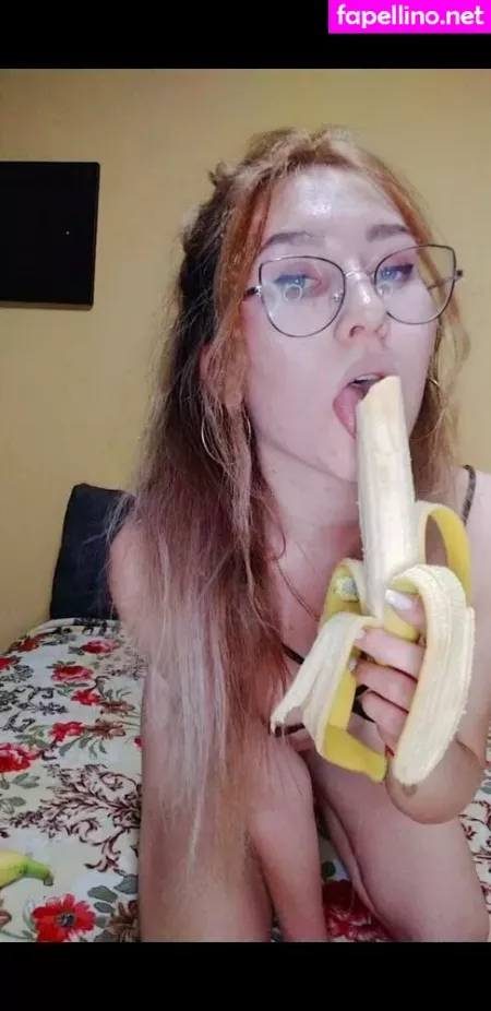 Oksanamora OnlyFans Thumbnail #LCJJ8vM6lA