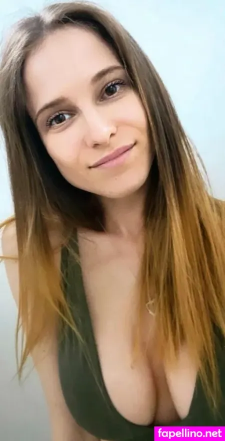 Olcziksa OnlyFans Thumbnail #w4zpWtPK6w