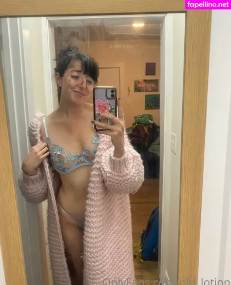 Old Lotion OnlyFans Thumbnail #eSDNLOXN7O