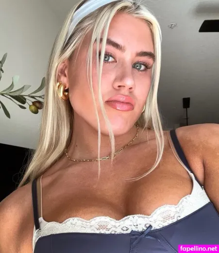 Olena Sadovska OnlyFans Thumbnail #II3k4iVzVg