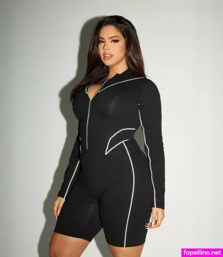 Olenia Caymares OnlyFans Thumbnail #VvqVlIOYEn