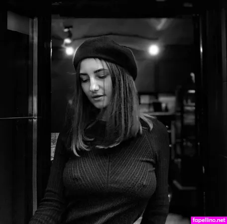 Olexandra Veklenko OnlyFans Thumbnail #29PmiHSYJk