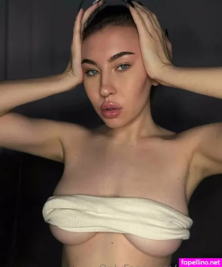 Olga Kis OnlyFans Thumbnail #fNIXqepeix