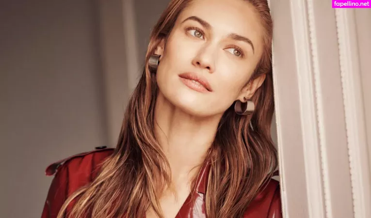 Olga Kurylenko OnlyFans Thumbnail #v9RJgrzQoc
