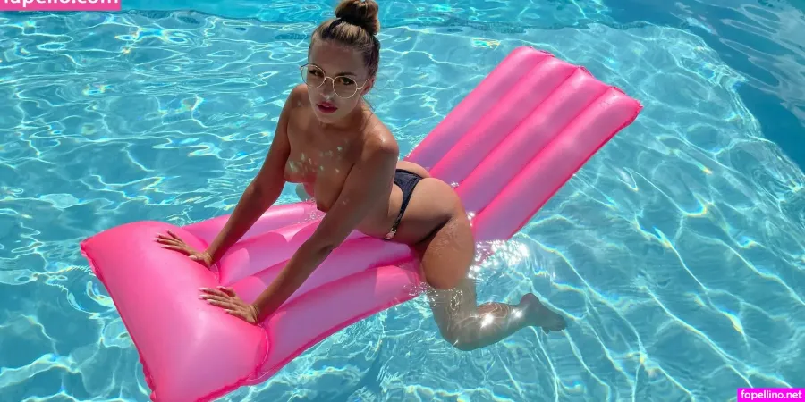 Olga Maria Veide OnlyFans Thumbnail #Eq2JQqJ1H2