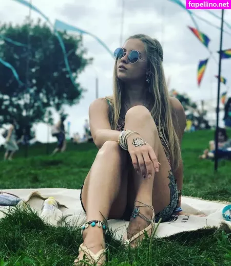 Olga Velichko OnlyFans Thumbnail #NQgjln87bP