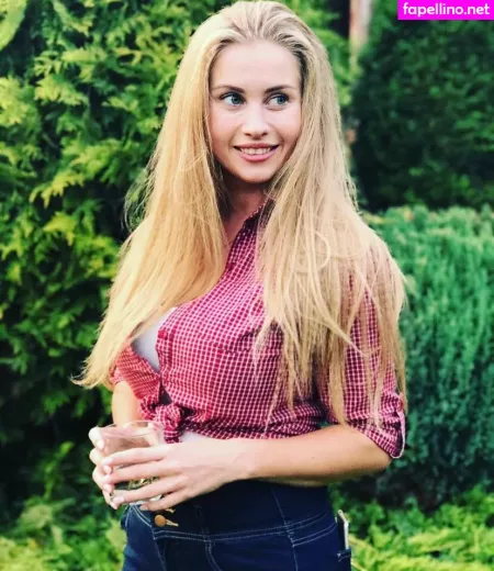 Olga Velichko OnlyFans Thumbnail #TQkHLj1OUE