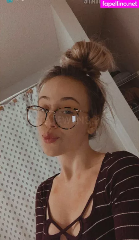 Olive Elaine OnlyFans Thumbnail #dyYVI8lly5