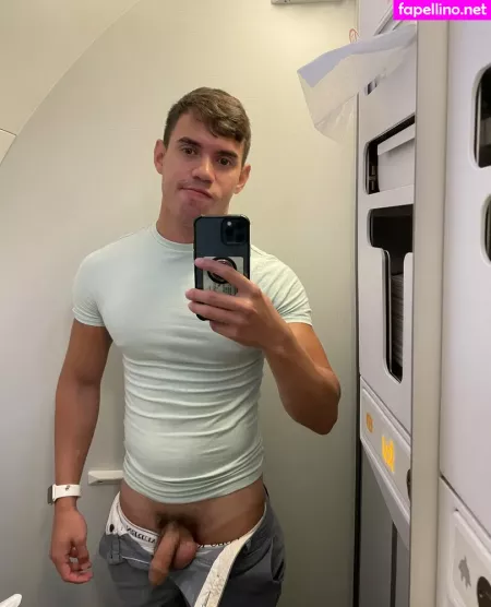 Oliverhuntxxx OnlyFans Thumbnail #H8Q6EhWtLv