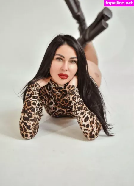 Olivi Pearl OnlyFans Thumbnail #jXaCRnoted