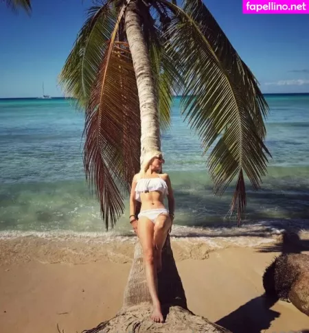 Olivia Anne 1990 OnlyFans Thumbnail #6bUFlIQjbt